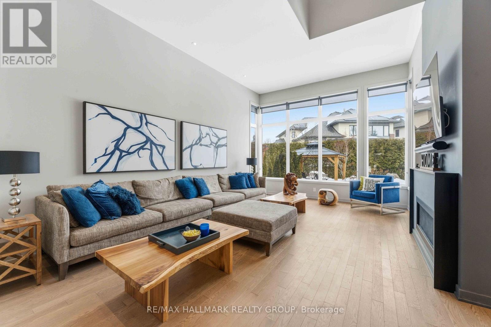 254 Sunnyridge Crescent