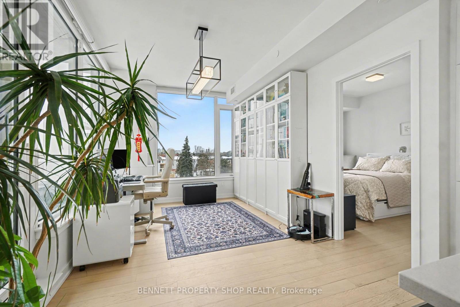 510 - 570 De Mazenod Avenue