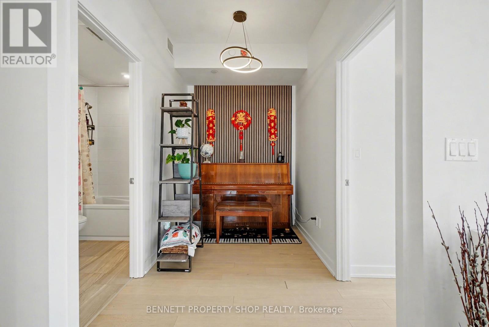 510 - 570 De Mazenod Avenue