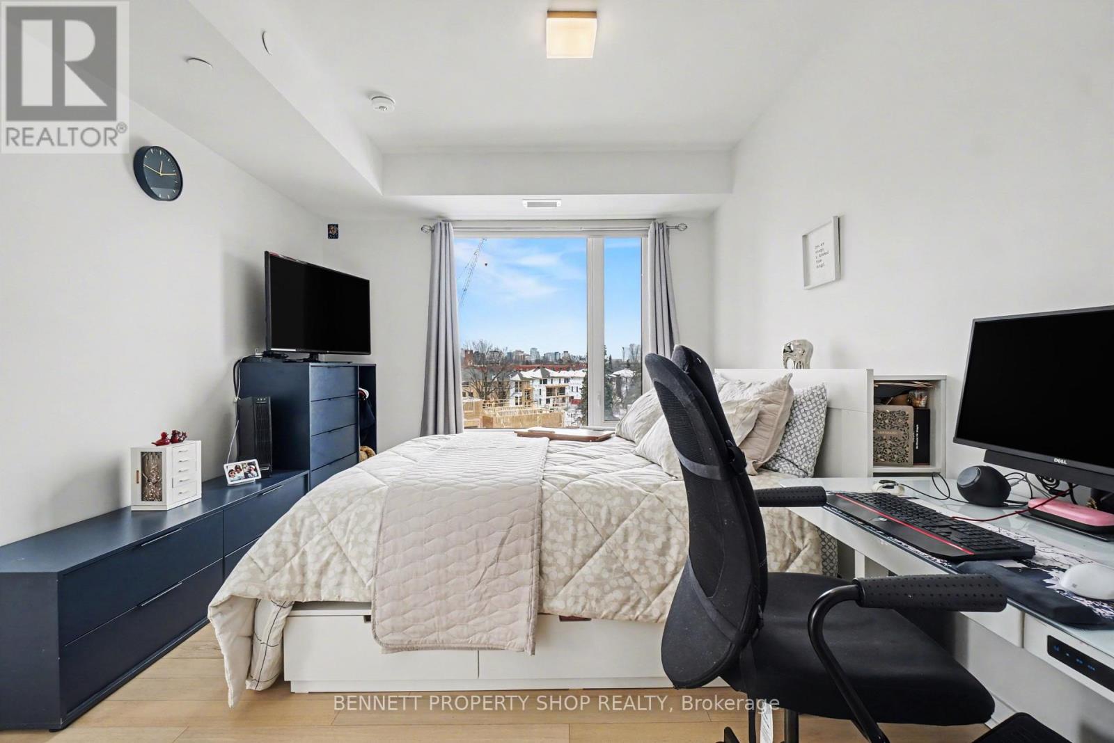 510 - 570 De Mazenod Avenue