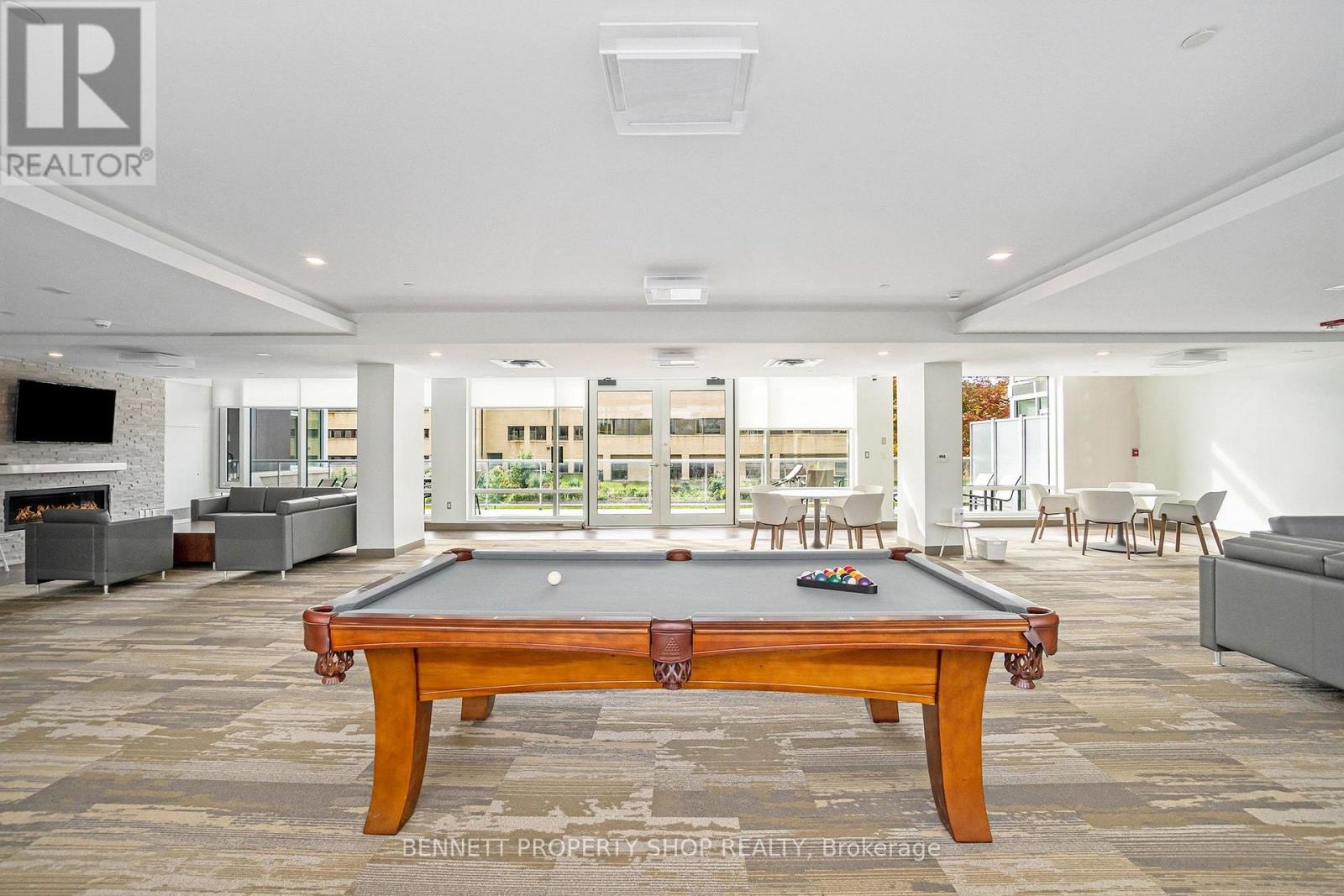 510 - 570 De Mazenod Avenue