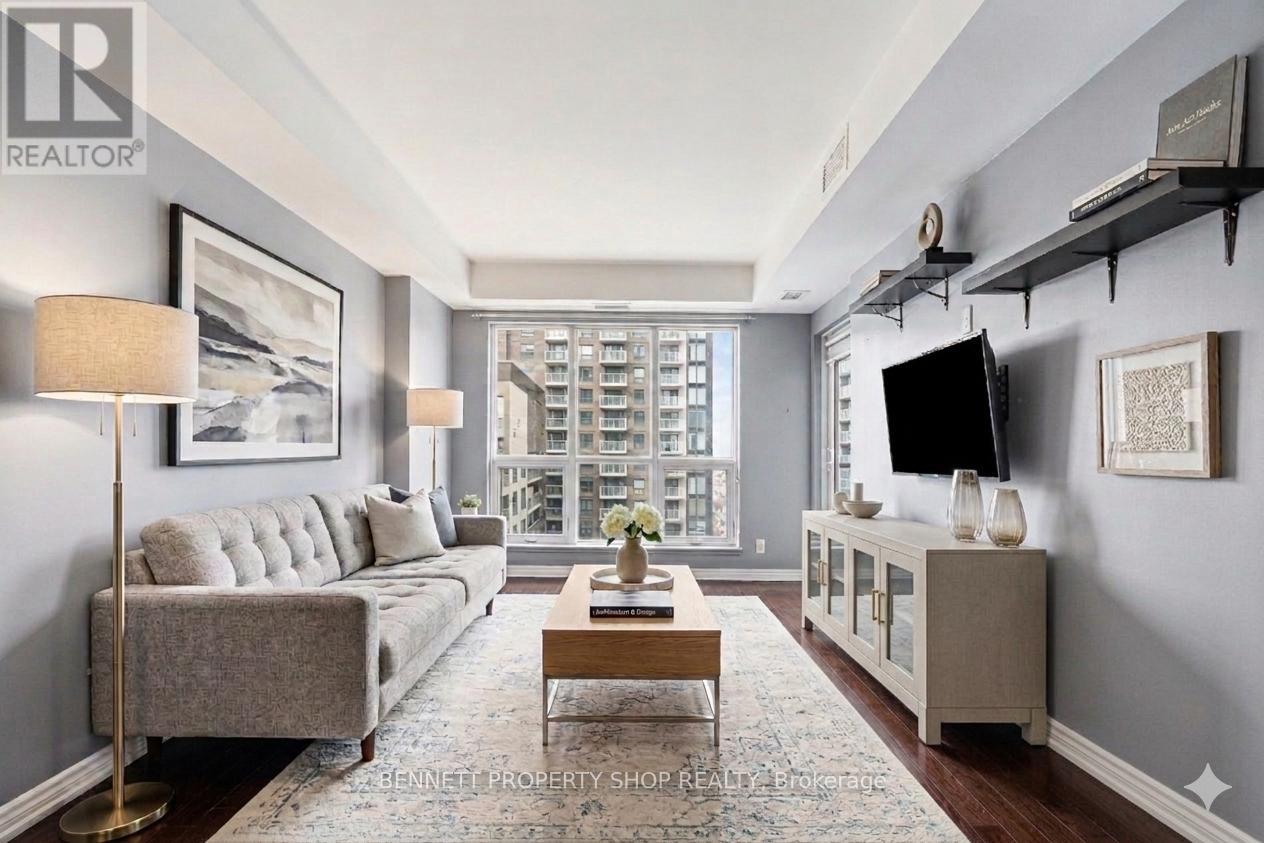 2005 - 242 Rideau Street