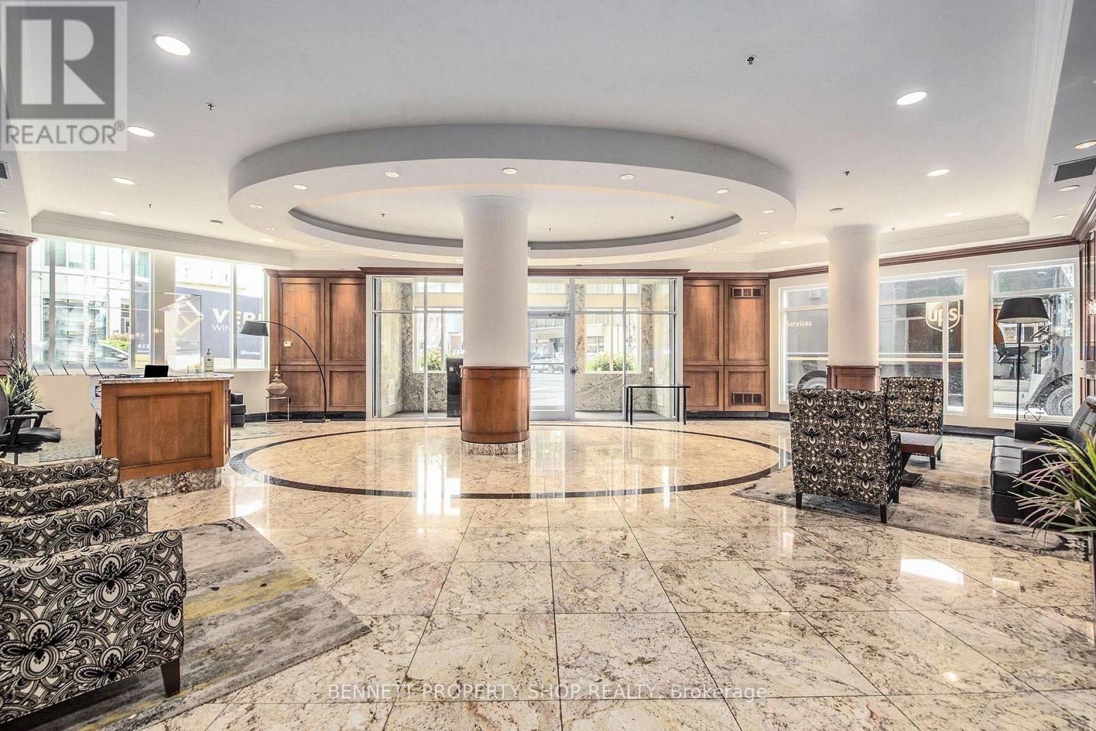 2005 - 242 Rideau Street