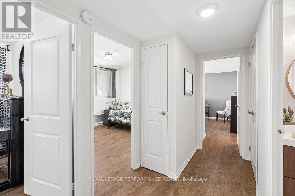 1608 - 500 Laurier Avenue W