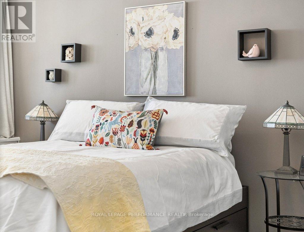 1608 - 500 Laurier Avenue W