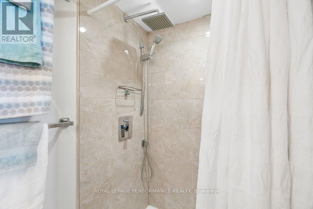 1608 - 500 Laurier Avenue W