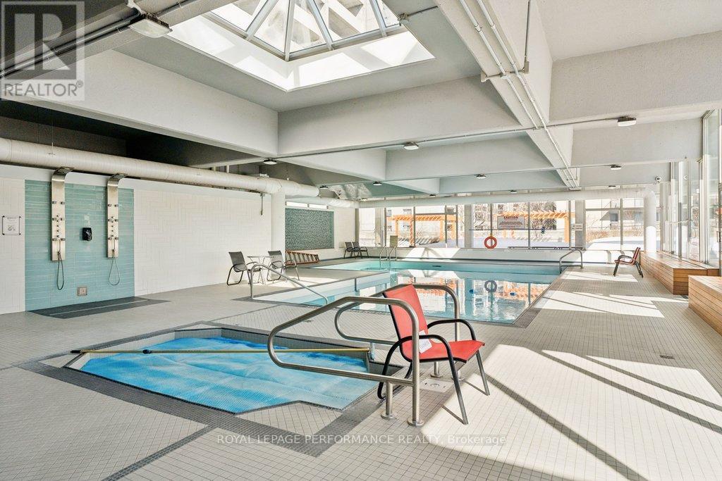 1608 - 500 Laurier Avenue W