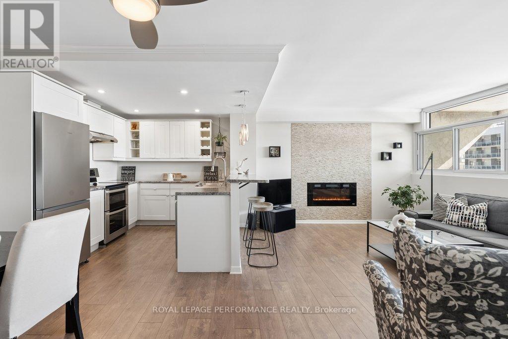 1608 - 500 Laurier Avenue W