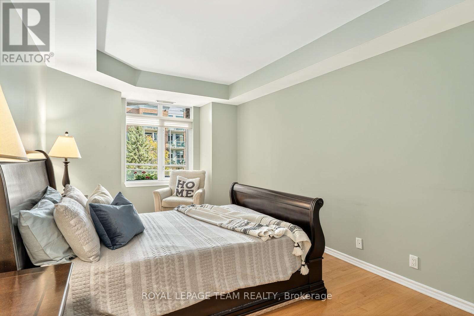 230 - 205 Bolton Street