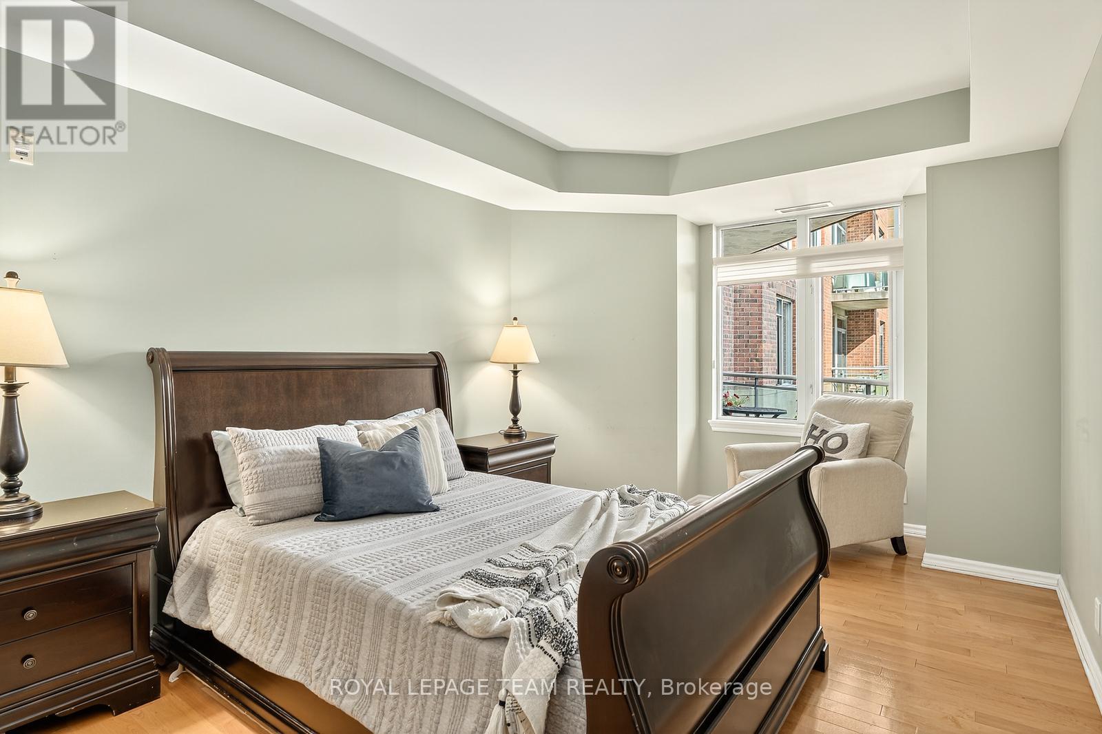 230 - 205 Bolton Street