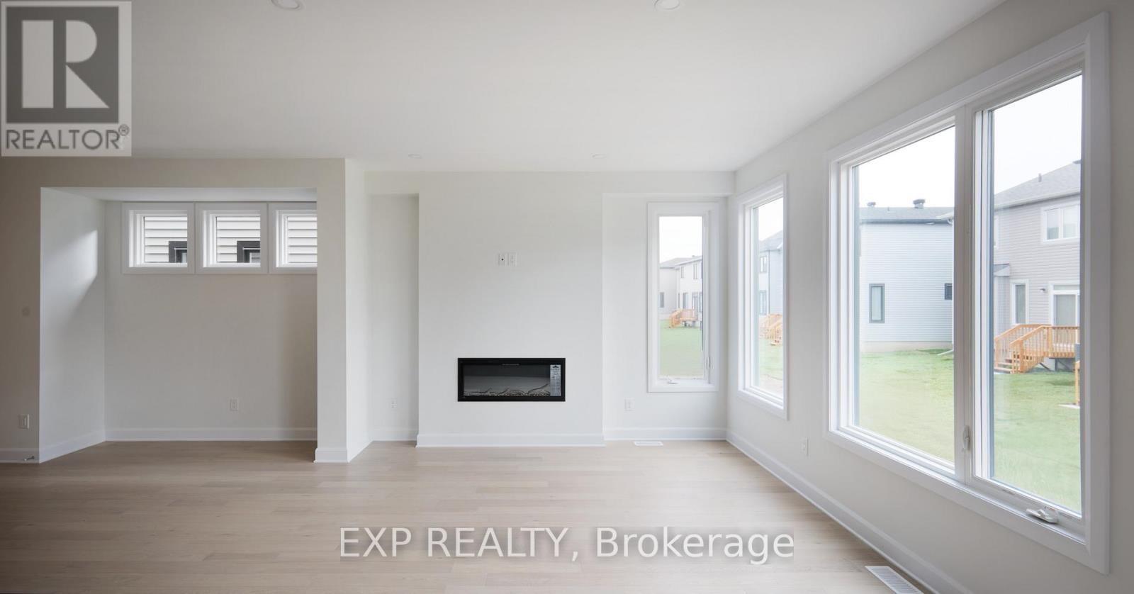 503 Roundhouse Crescent