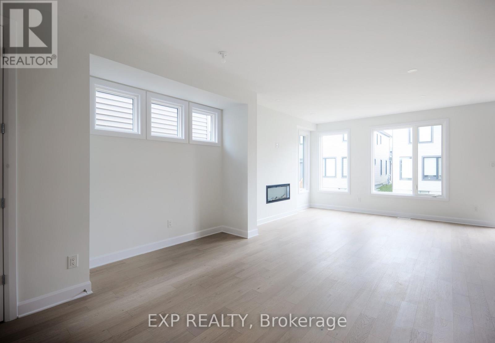 503 Roundhouse Crescent