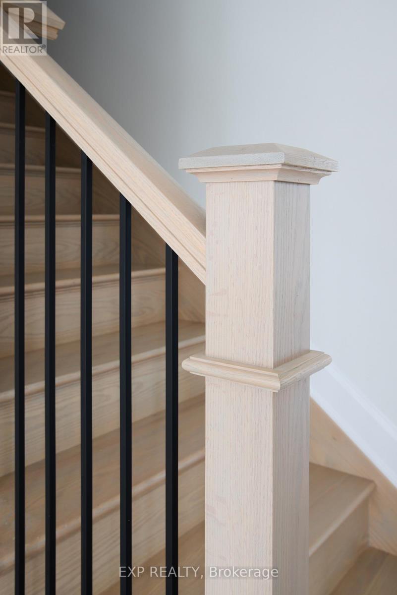 503 Roundhouse Crescent