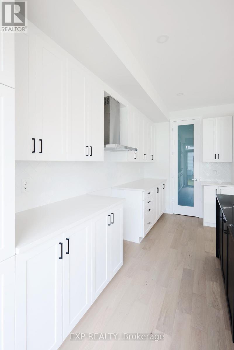 503 Roundhouse Crescent