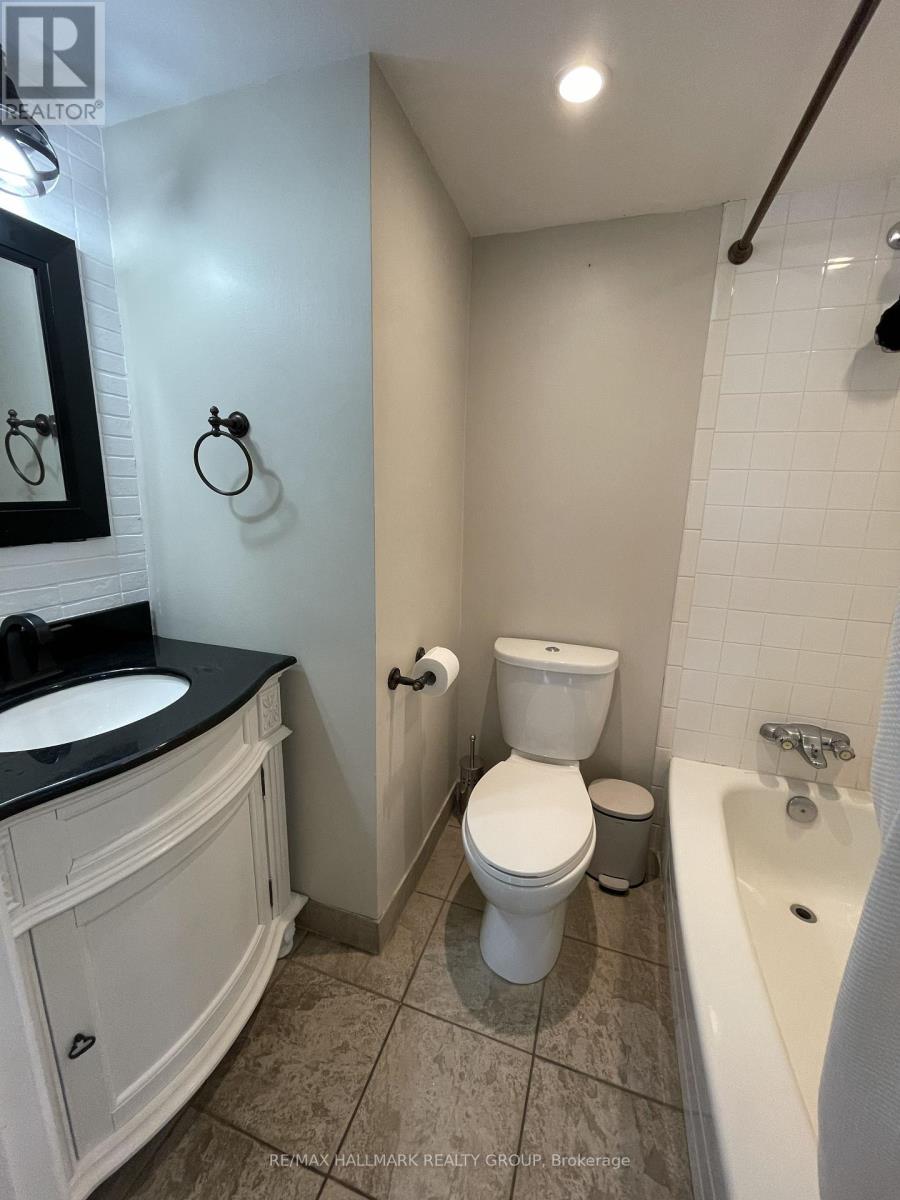 301 - 154 Nelson Street