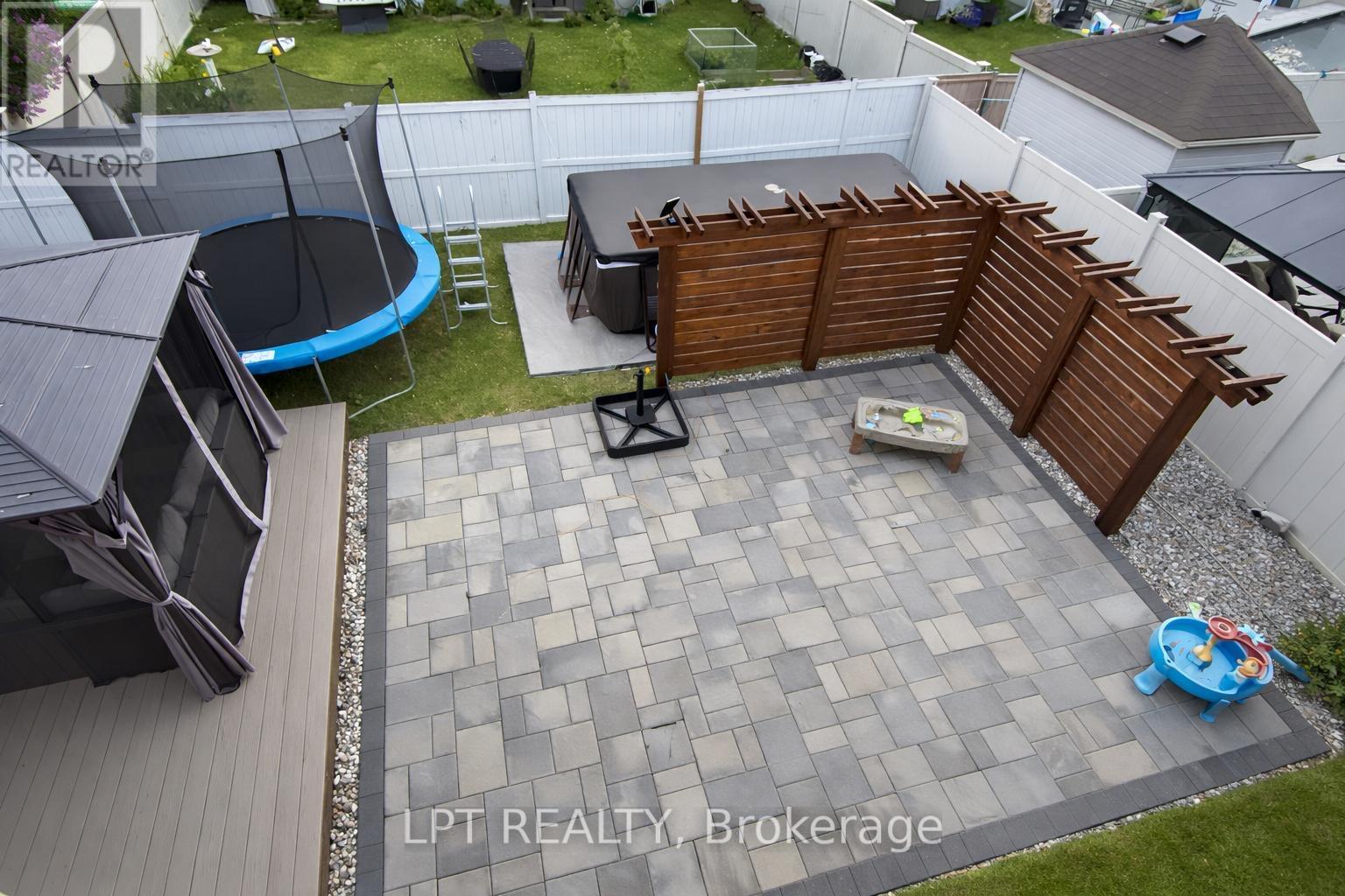 269 Gracewood Crescent