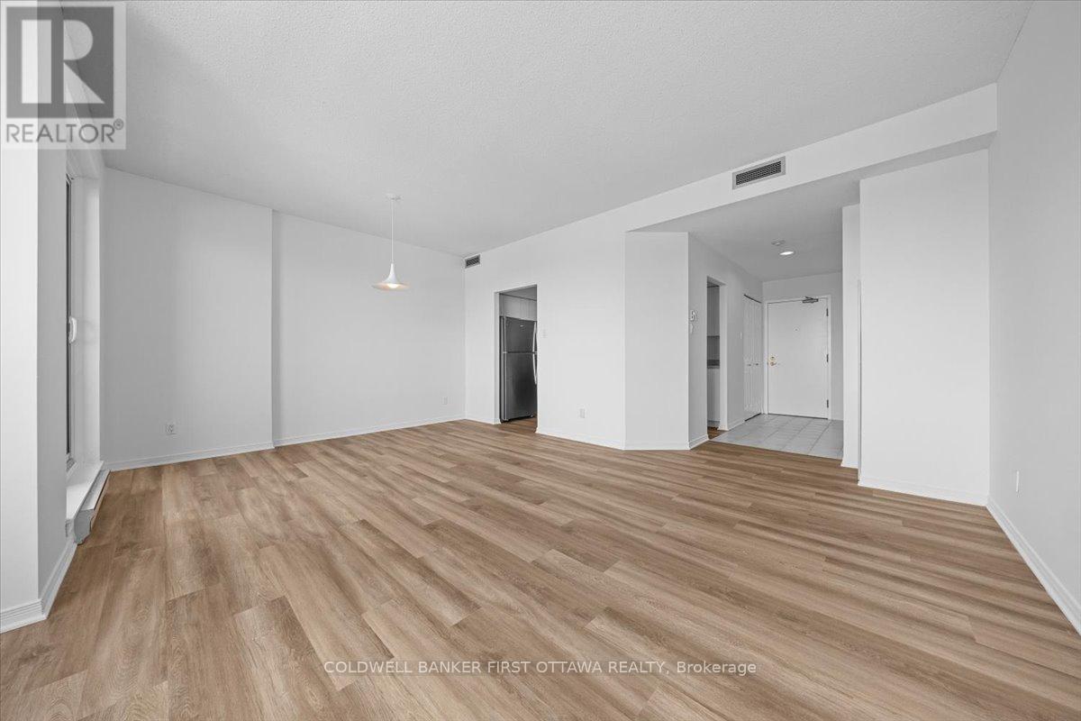 1403 - 215 Parkdale Avenue