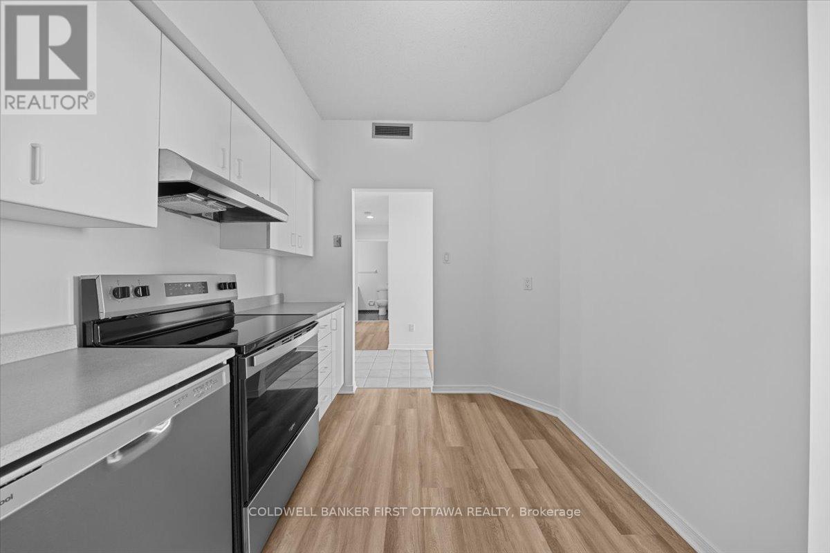 1403 - 215 Parkdale Avenue