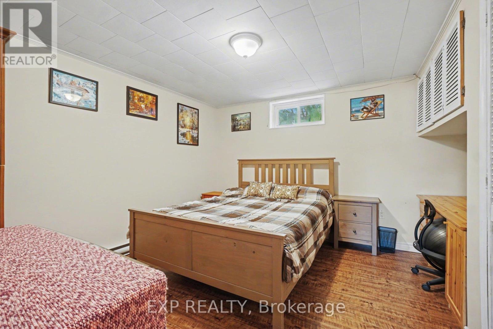 381 Dominion Street S