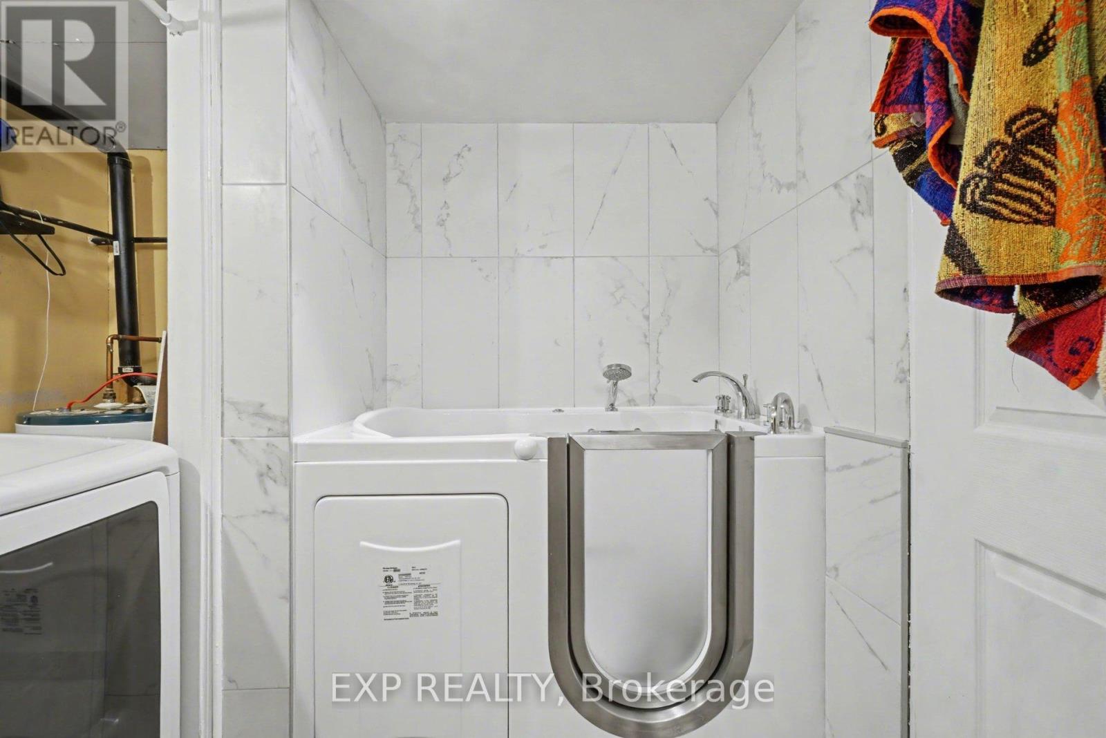 381 Dominion Street S