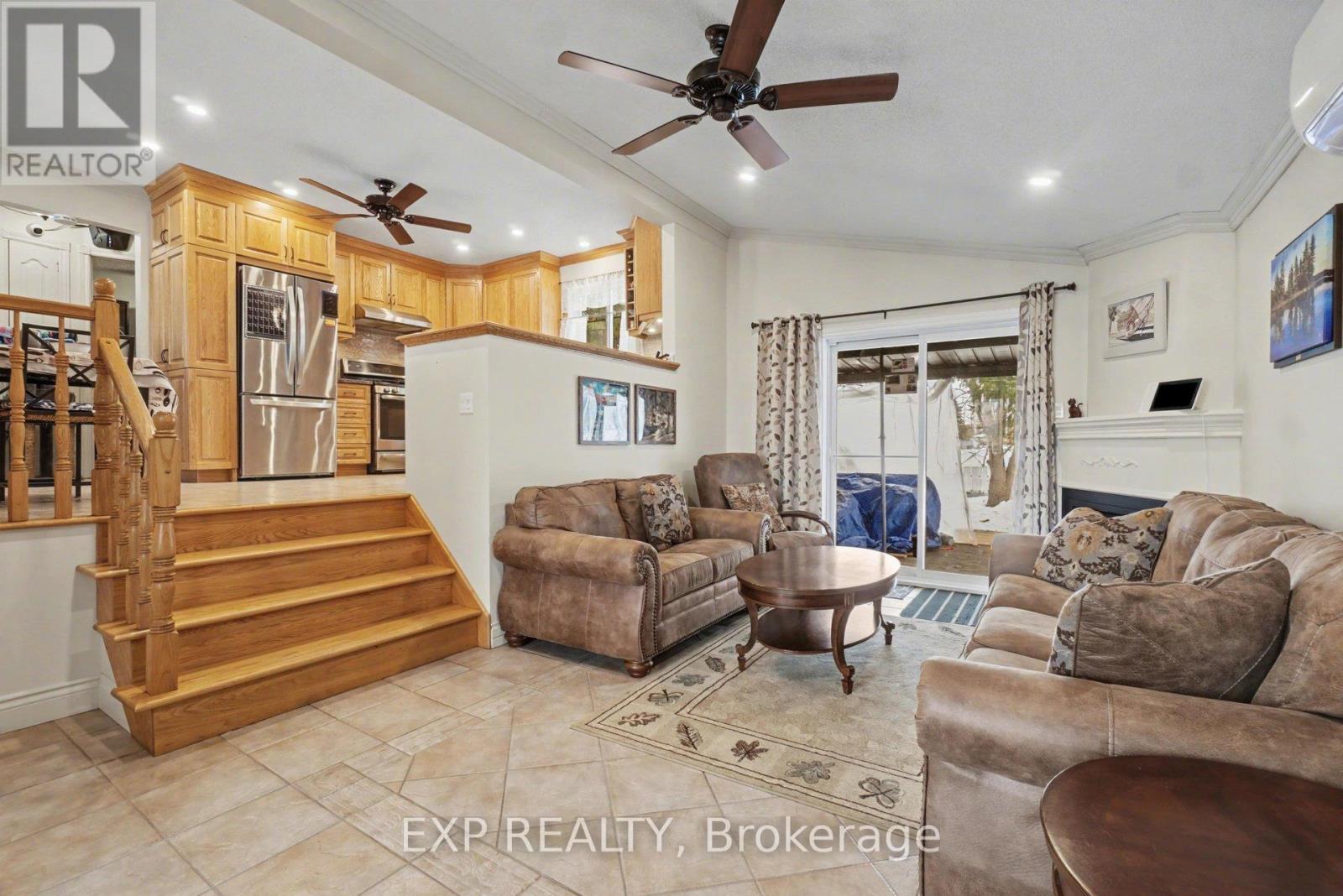 381 Dominion Street S