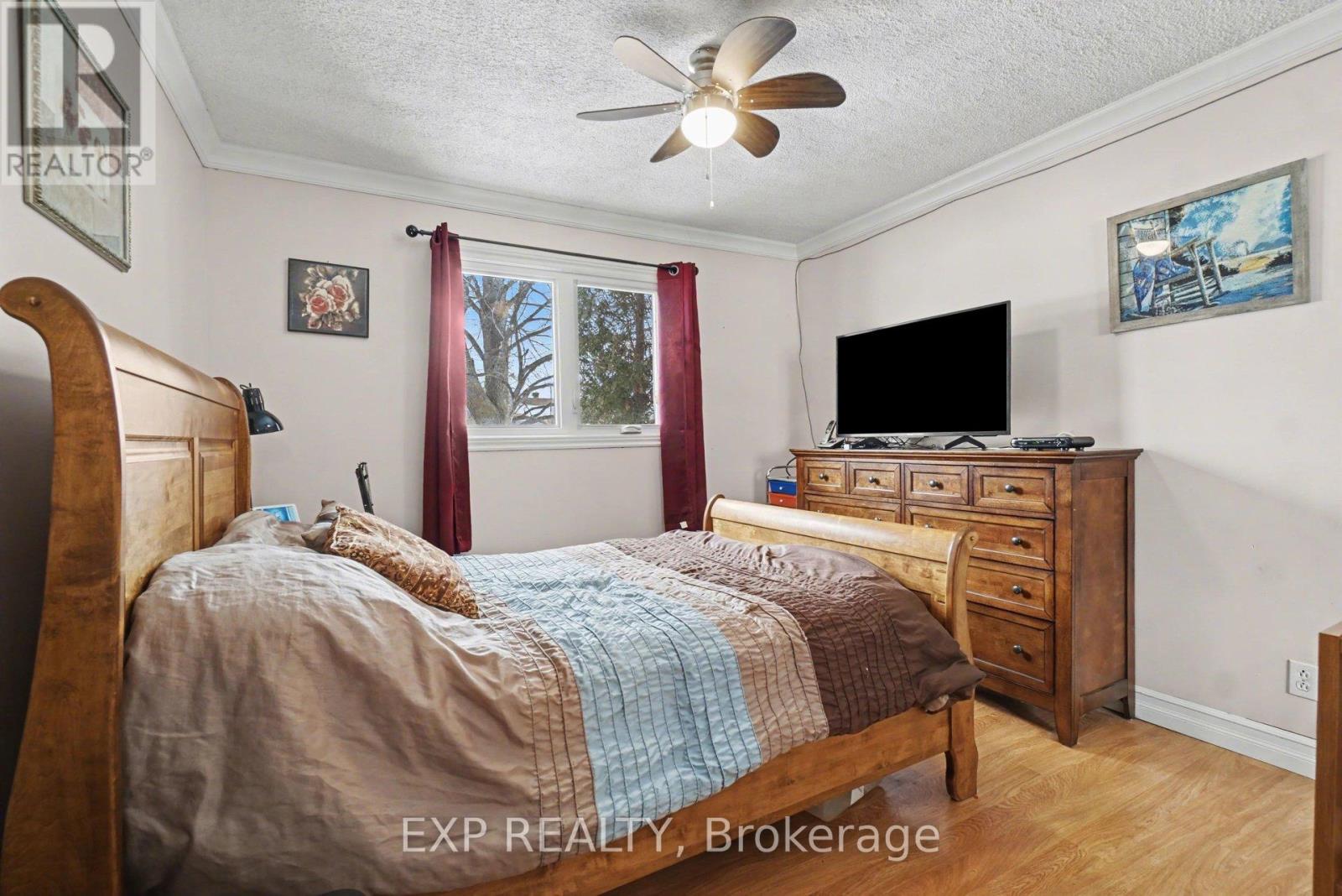 381 Dominion Street S