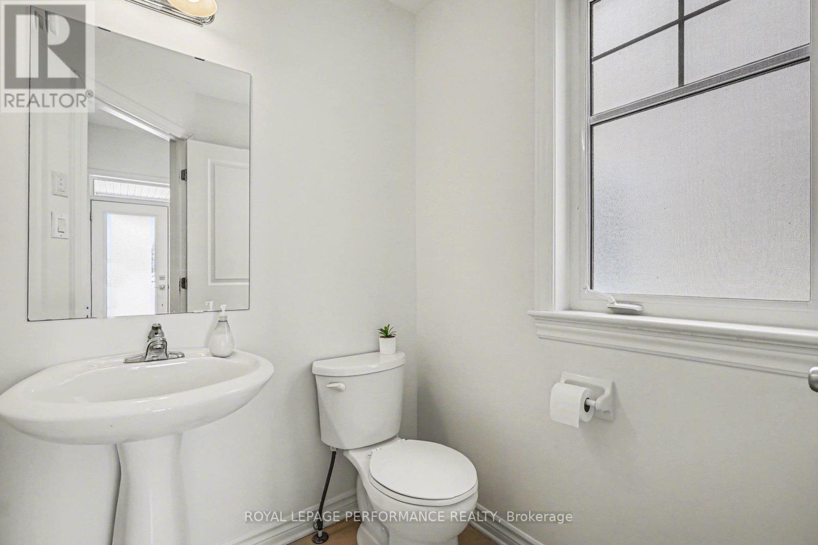 810 White Alder Avenue