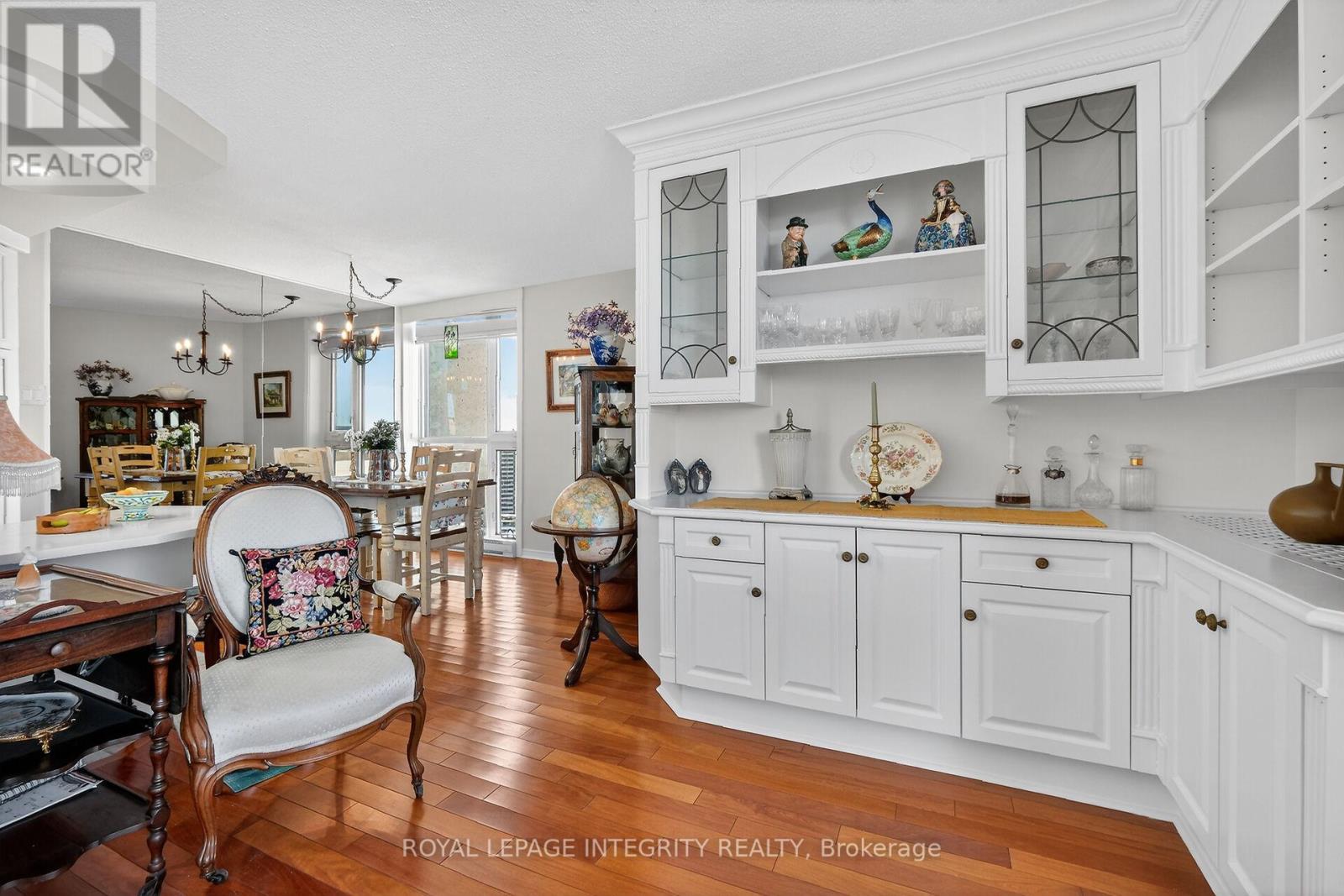 2608 - 1025 Richmond Road