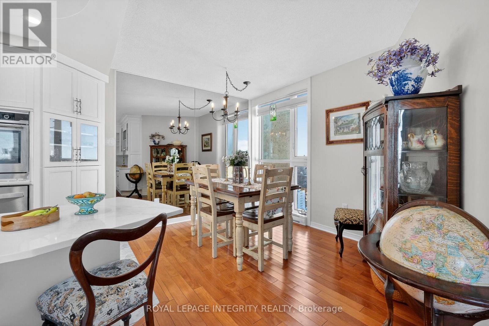 2608 - 1025 Richmond Road