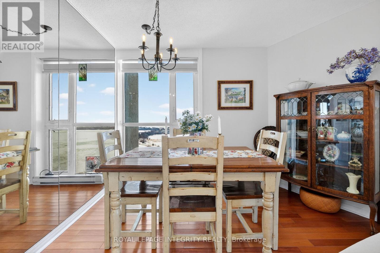 2608 - 1025 Richmond Road