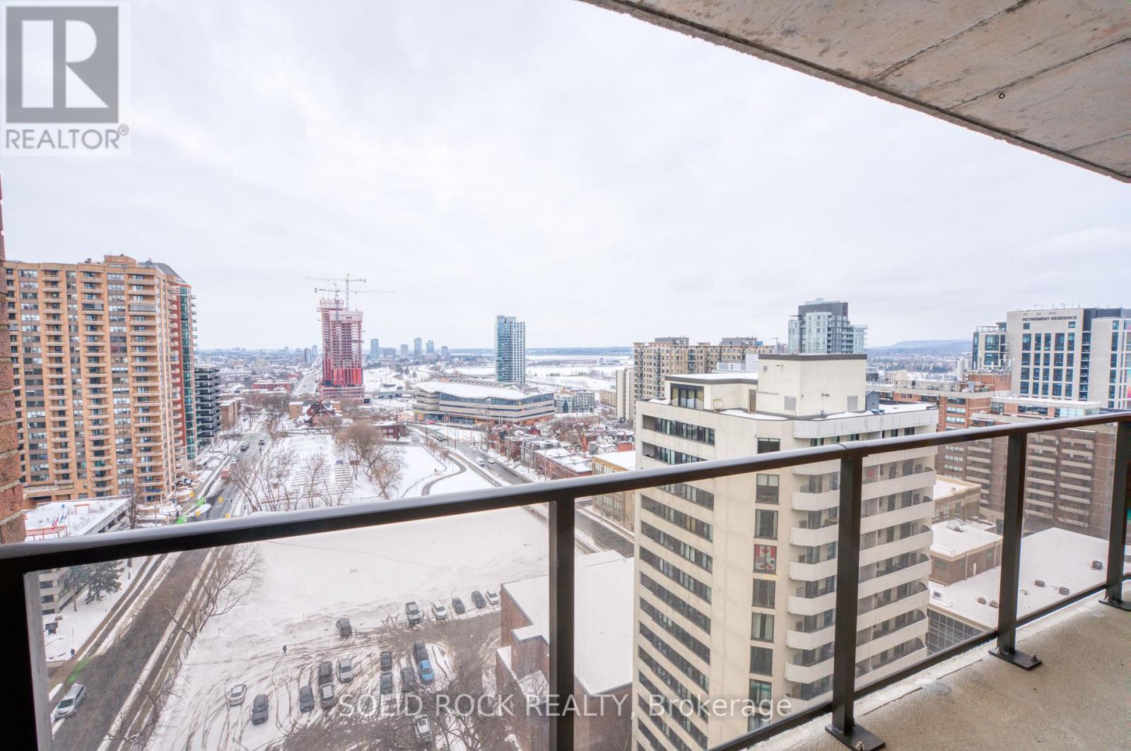 1907 - 475 Laurier Avenue W