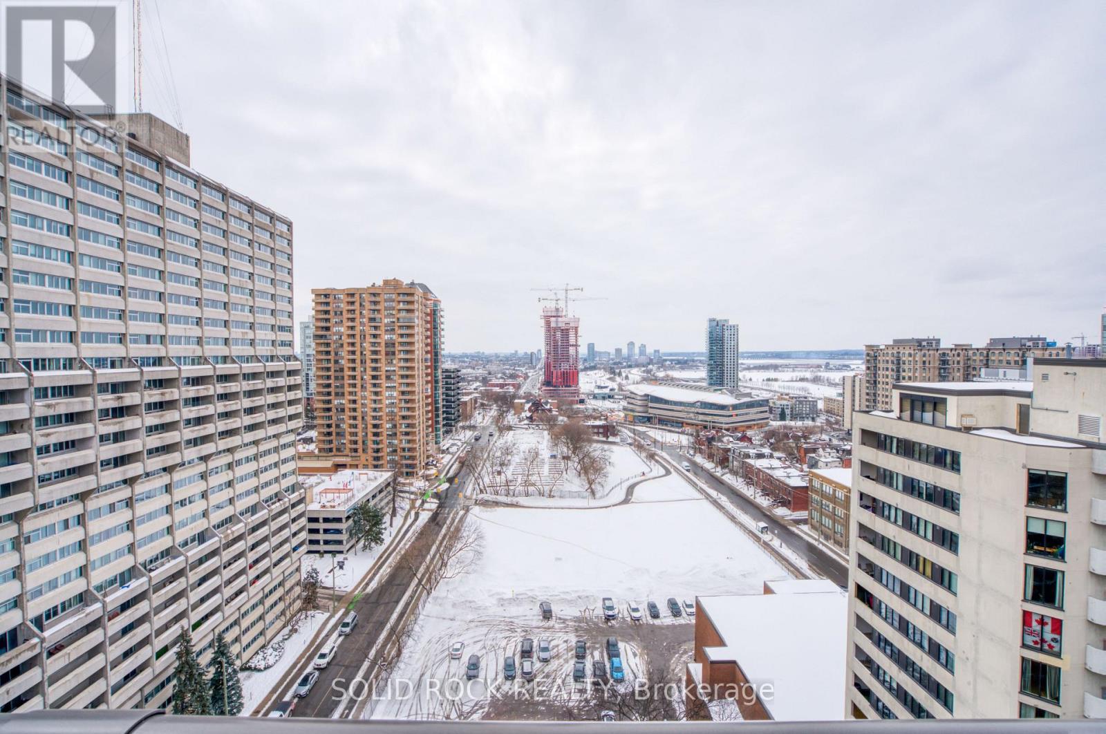 1907 - 475 Laurier Avenue W