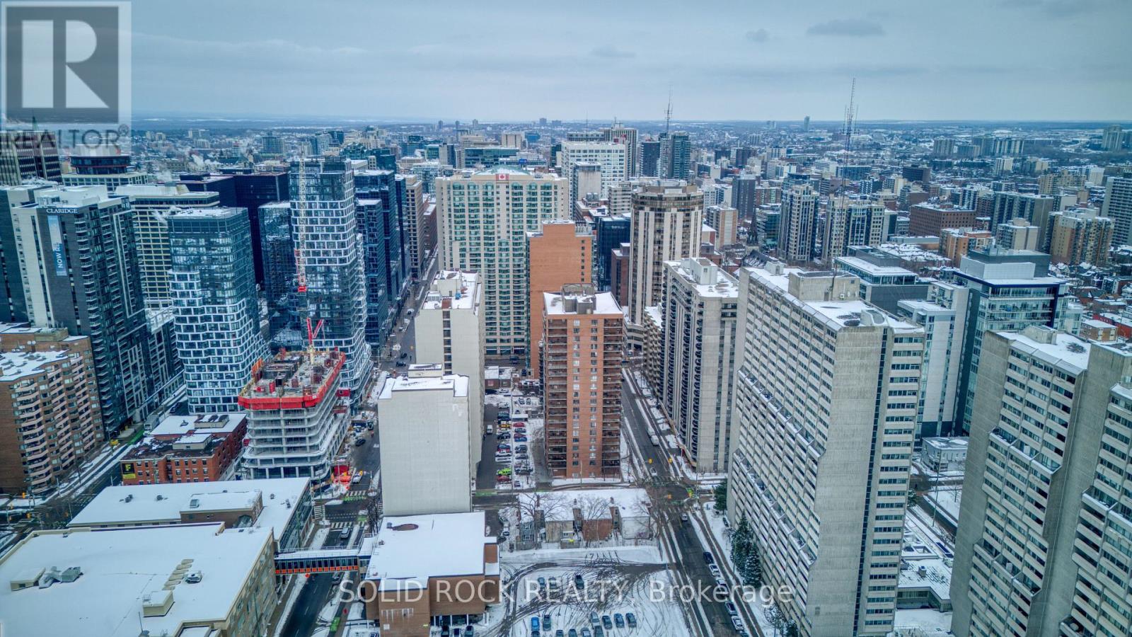 1907 - 475 Laurier Avenue W