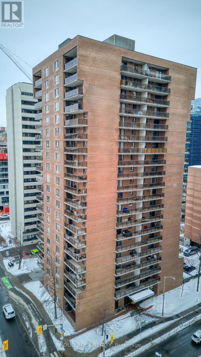 1907 - 475 Laurier Avenue W