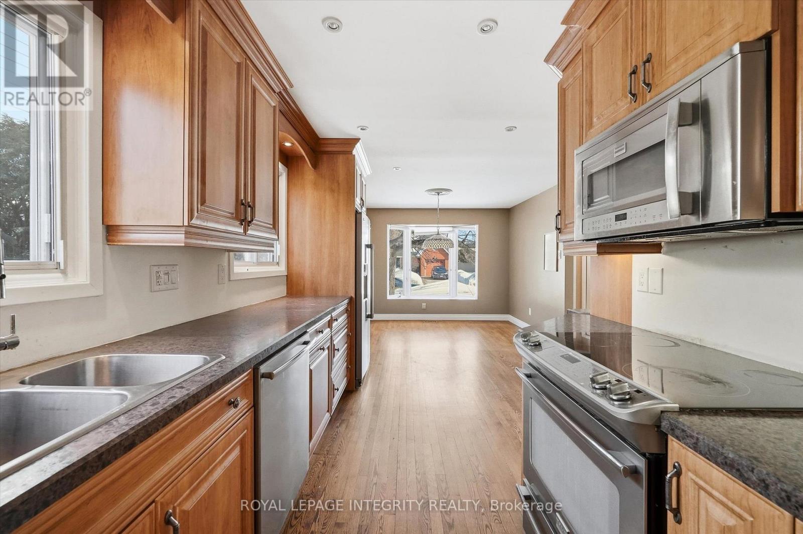 1735 Bonaventure Terrace