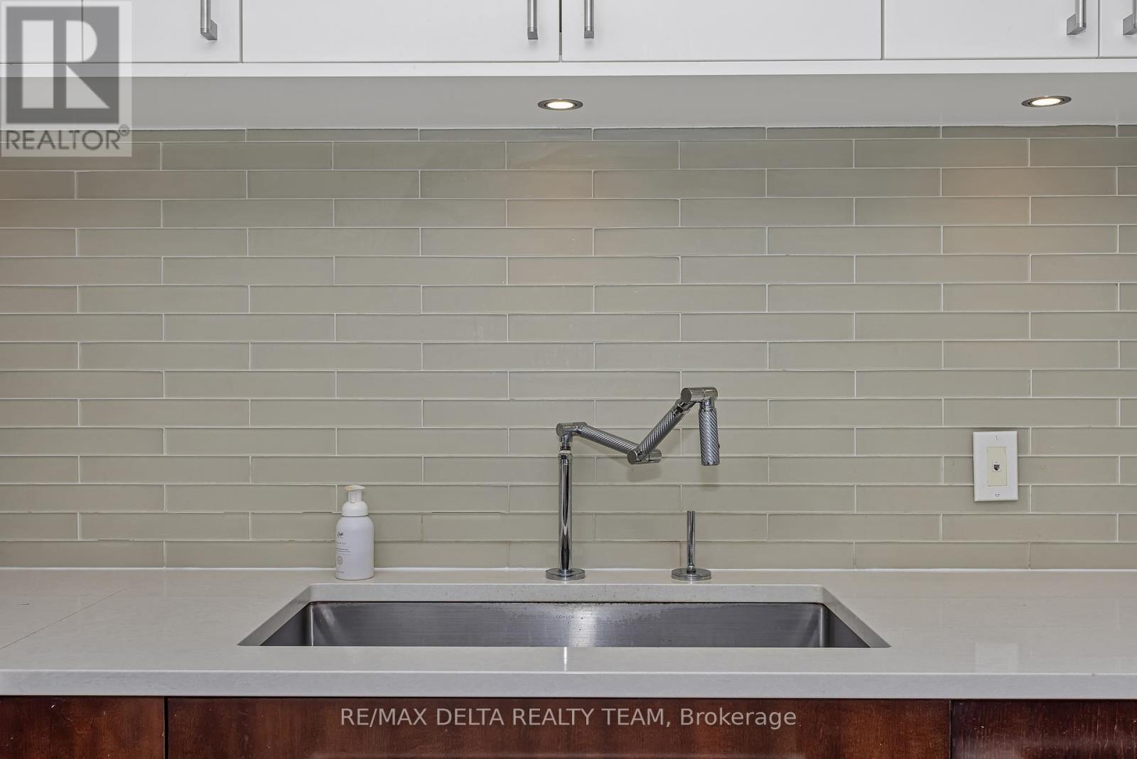 1202 - 200 Besserer Street