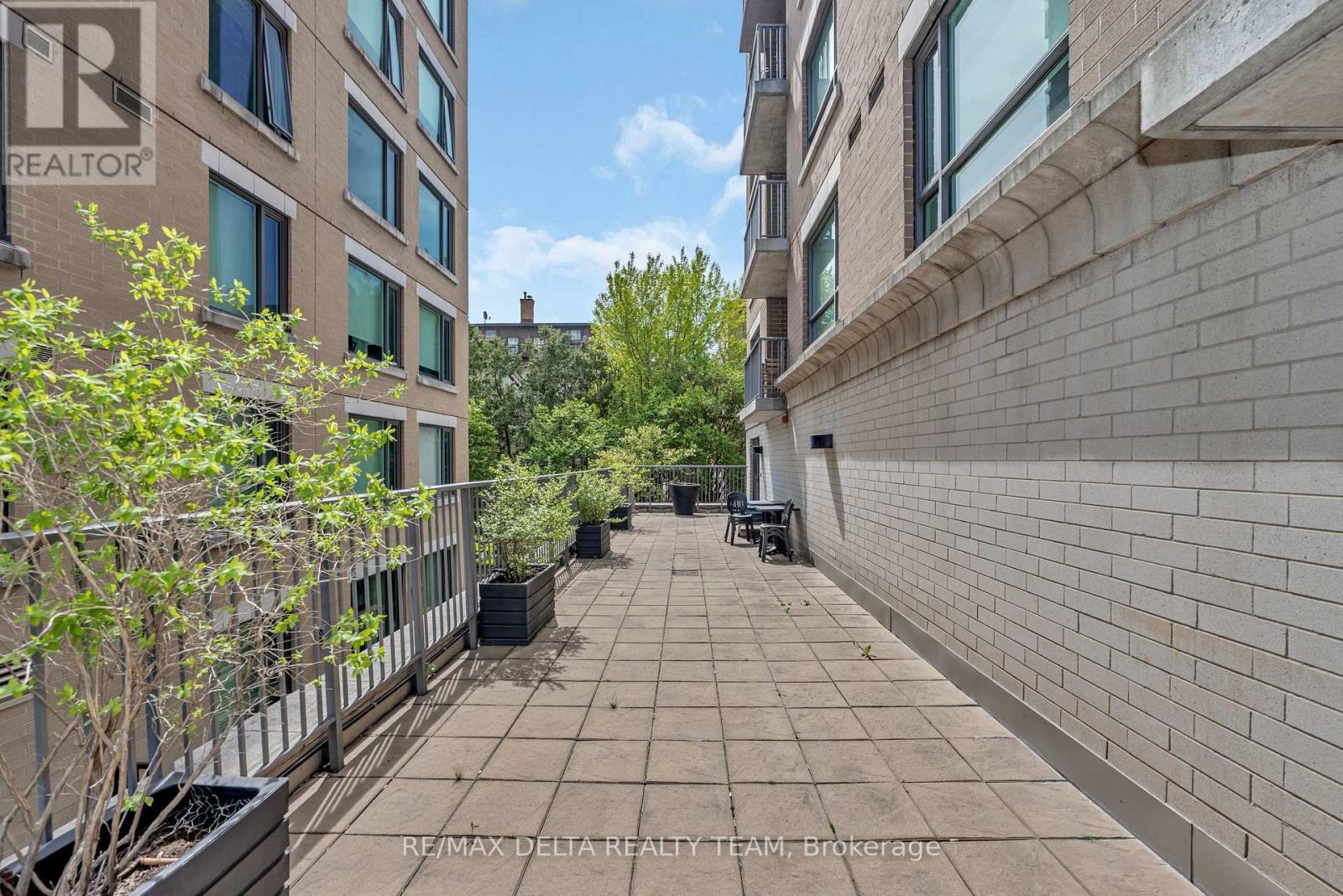 1202 - 200 Besserer Street