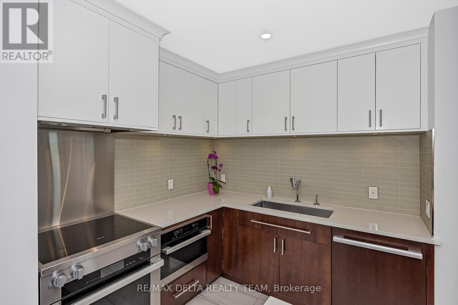 1202 - 200 Besserer Street