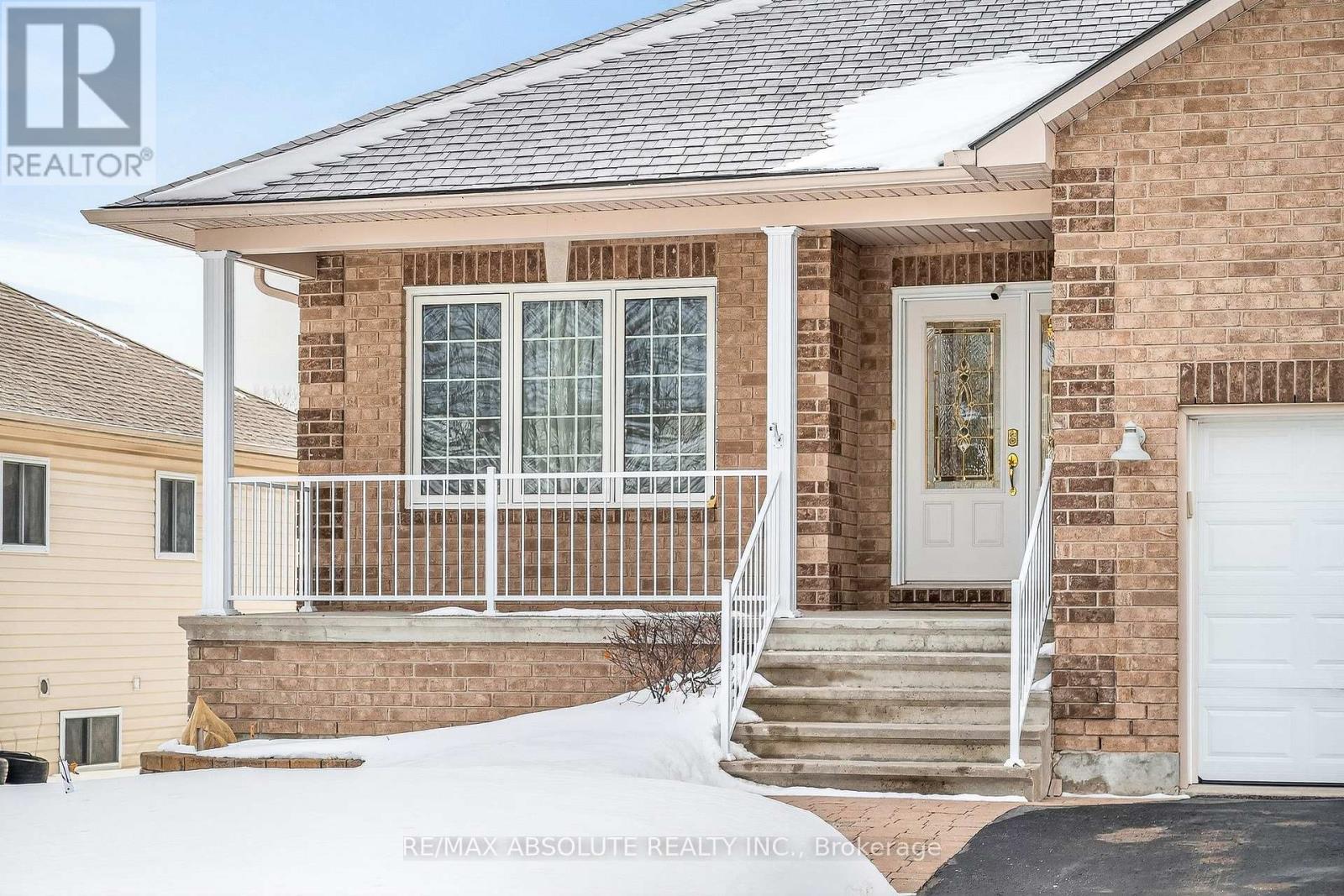 192 Fairbairn Bros Street