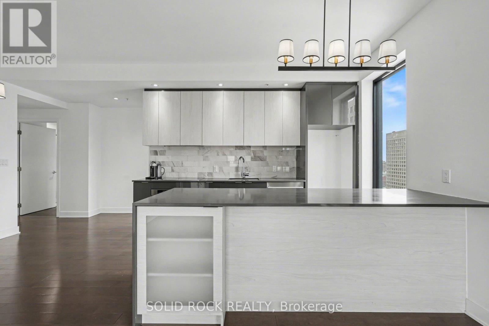 1606 - 20 Daly Avenue