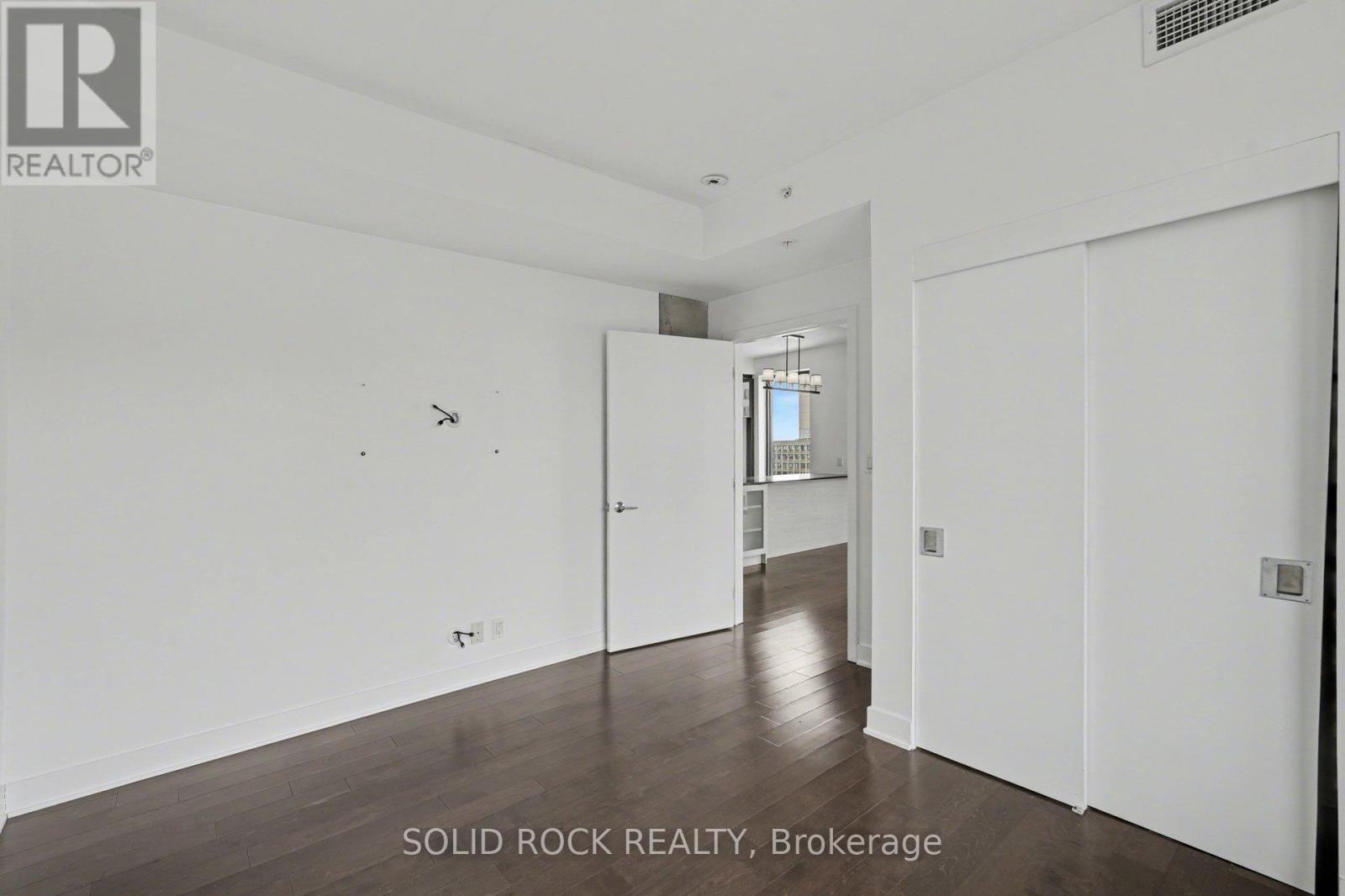 1606 - 20 Daly Avenue