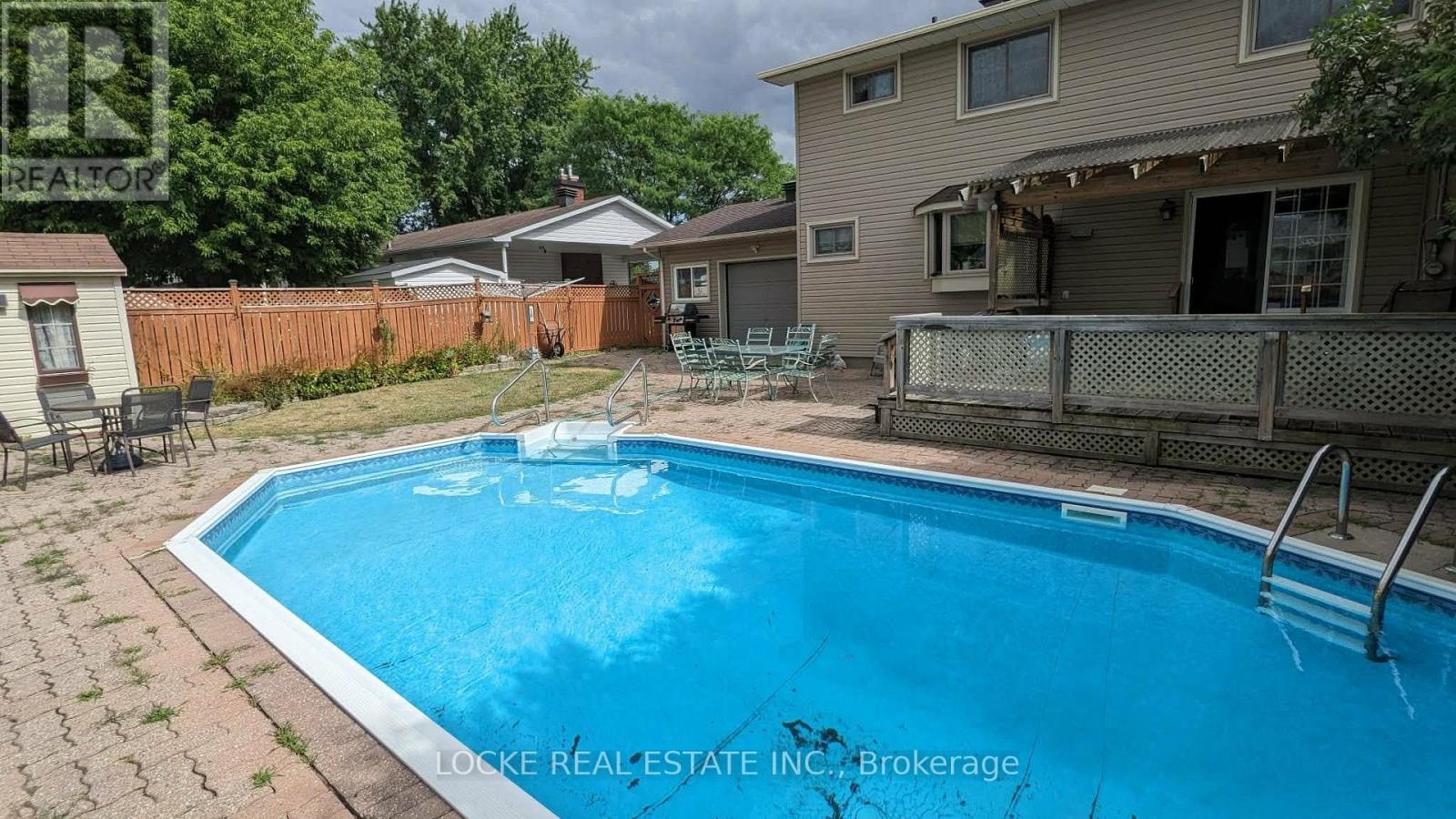 279 Hoylake Crescent