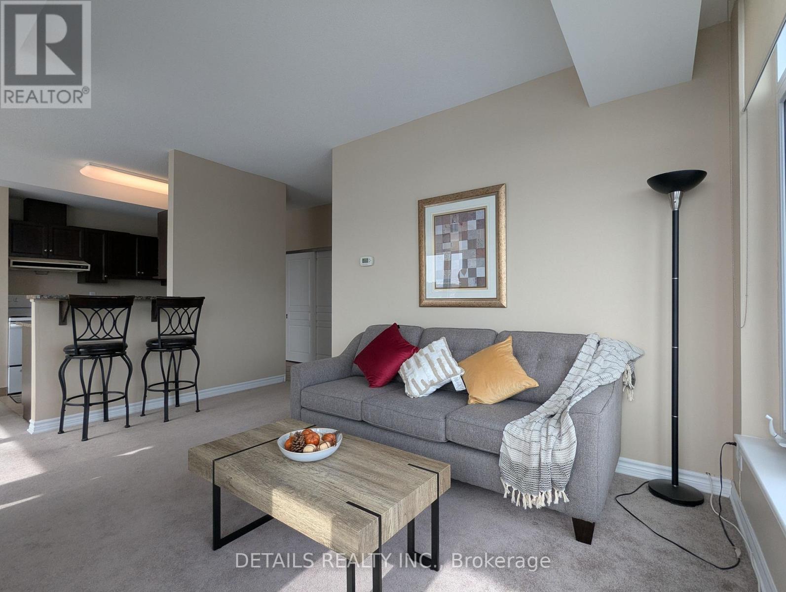 402 - 100 Roger Guindon Avenue