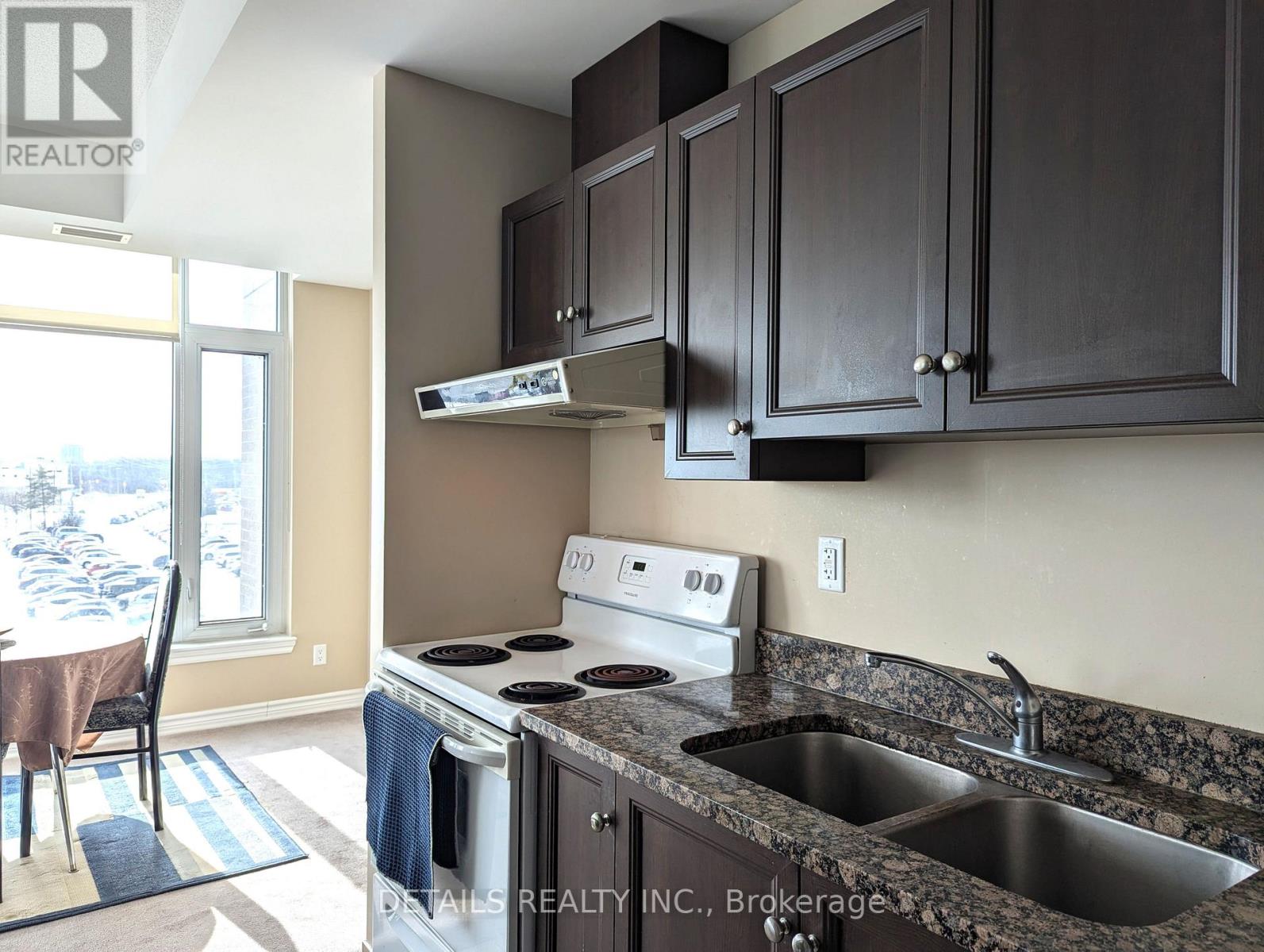 402 - 100 Roger Guindon Avenue