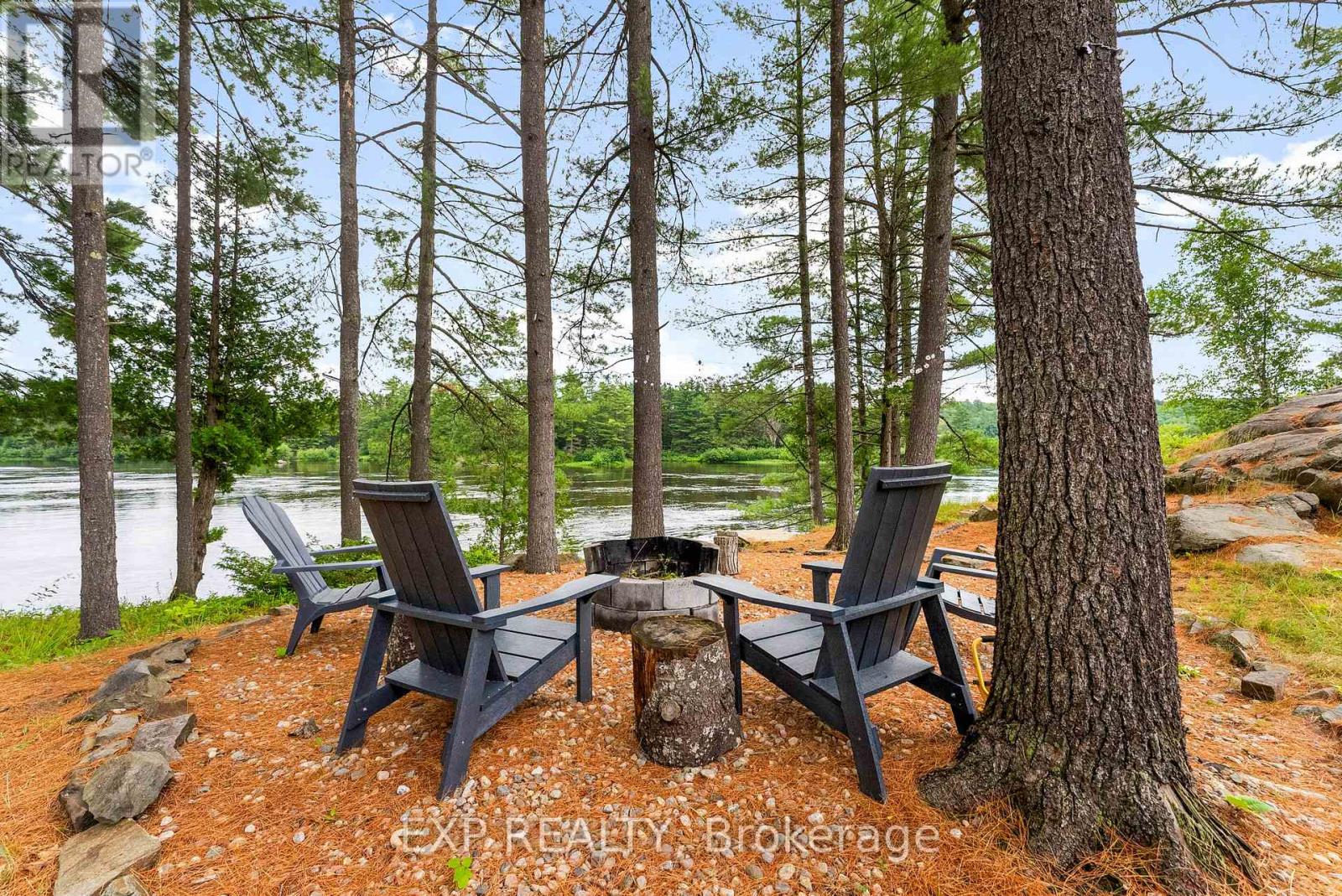 103 B Carriage Landing Road