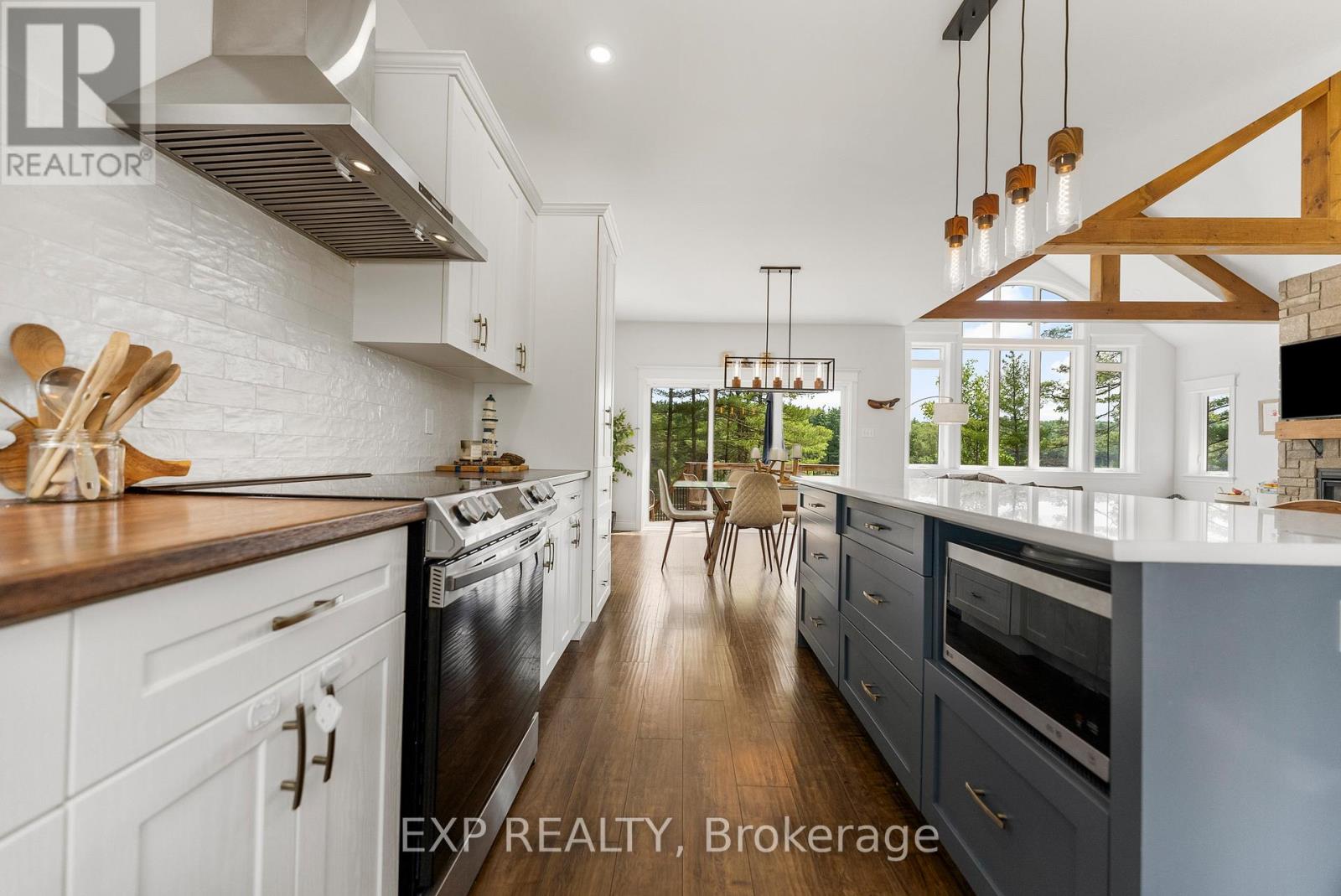 103 B Carriage Landing Road