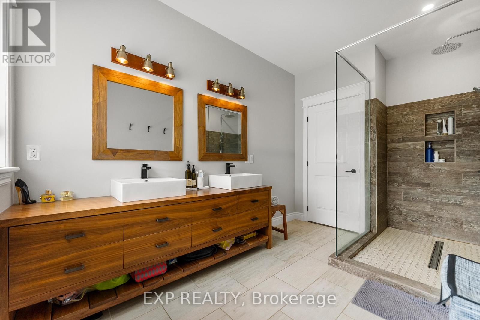 103 B Carriage Landing Road