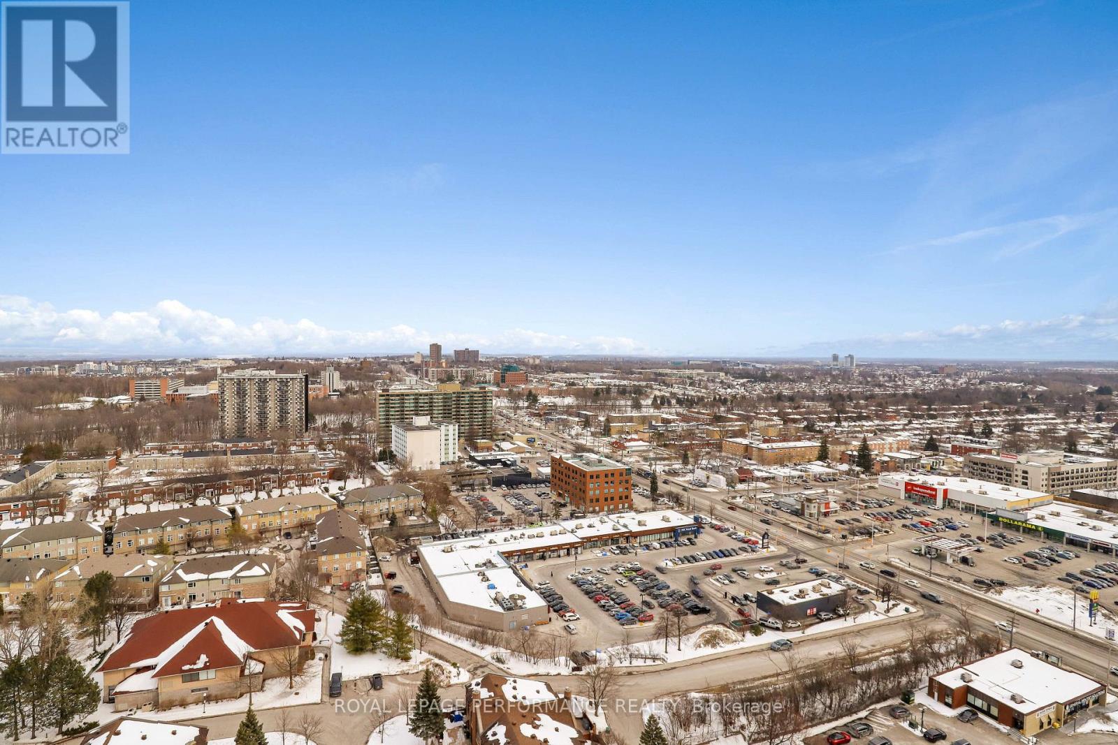 2708 - 545 St Laurent Boulevard