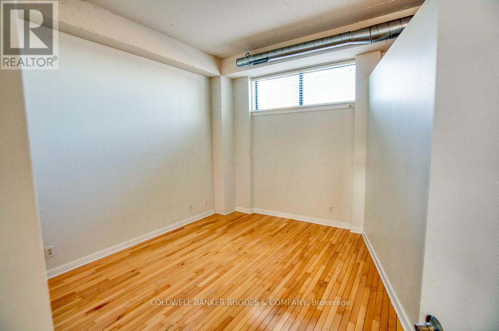 401 - 320 Parkdale Avenue