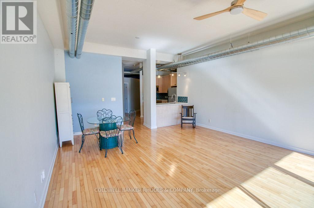 401 - 320 Parkdale Avenue